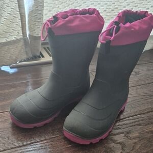 Women's Winter Boots with Pink Accents